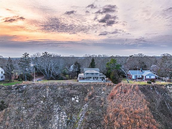5th image of 119 Manomet Ave