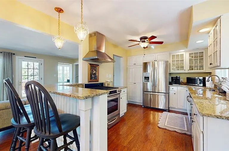830 Pine Tree Ln — Photo 8