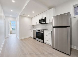 414 Dundas St W #201, Toronto, ON M5T 1G7