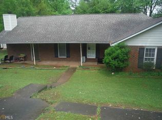 455 Holly Ridge Dr, Lilburn, GA 30047