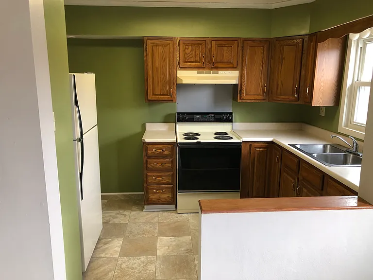 1426 Vernon St — Photo 4