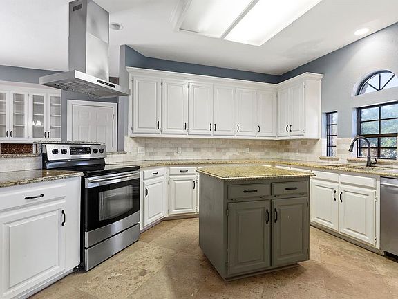 3rd image of 6806 Mount Vernon Ct