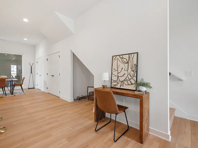 1121 SW 11th St — Photo 5