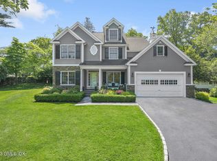36 Hearthstone Dr, Riverside, CT 06878