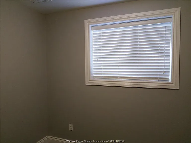 1698 Northway Ave #LOWER — Photo 7