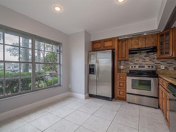 4th image of 14698 Laguna Beach Cir