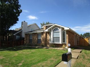 2631 Oak Bend Ln, Dallas, TX 75227