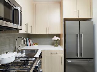 110 Horatio St APT 522, New York, NY 10014
