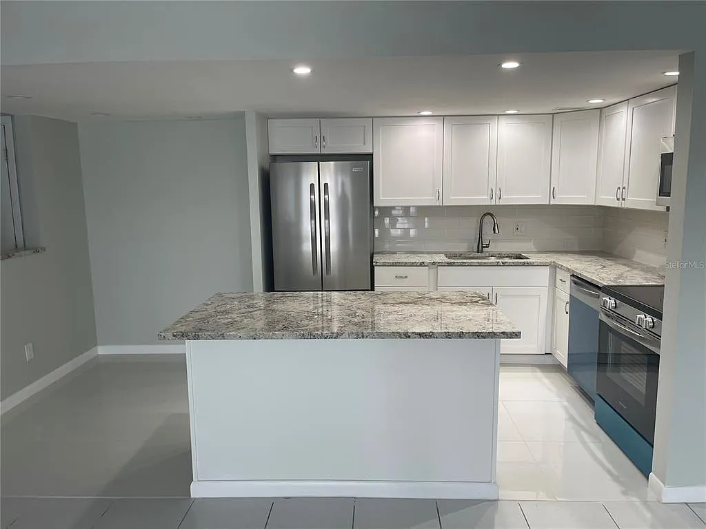 2 bed, 2.0 bath, 1310 sqft, $2,400 — Photo 4