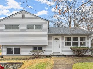 128 Sunset Rd, Montrose, NY 10548