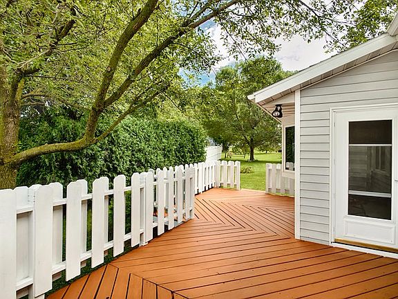 3rd image of 3605 Bentwood Pl