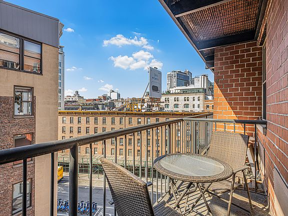 2nd image of 350 W 14th St APT 6A