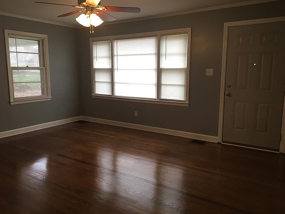 4th image of 106 E Buckoak St