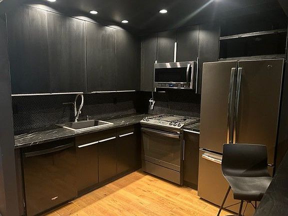 2nd image of 540 E 87th St #3
