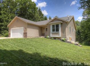 8316 Bush Dr NE, Rockford, MI 49341