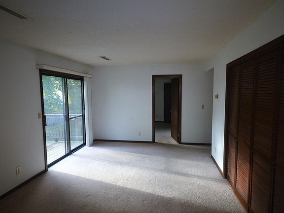 2nd image of 440 N Shiloh Ave
