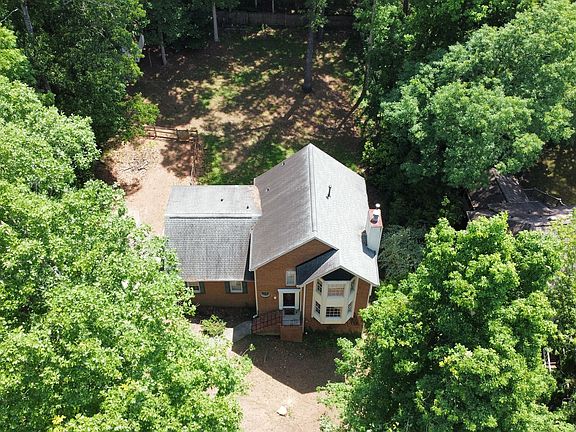 3rd image of 1359 Willowbrook Dr SW
