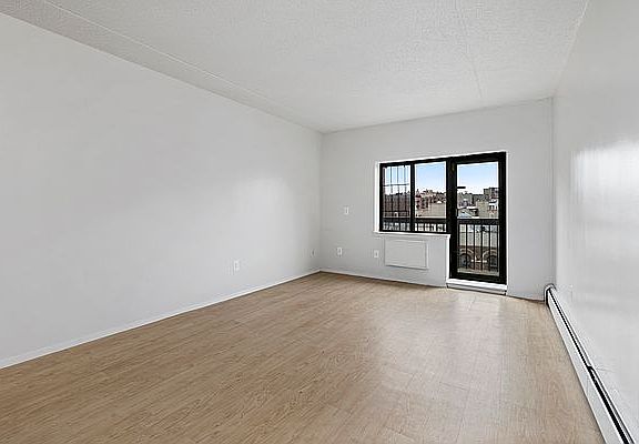 2nd image of 1425 Amsterdam Ave #8J