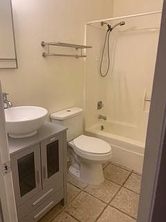 3rd image of 111 Saluria Pl