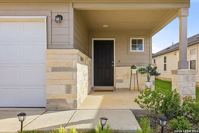 3 bed, 2.5 bath, 2300 sqft, $2,600 — Photo 4