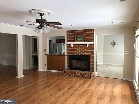 4th image of 8108 S Woods Dr