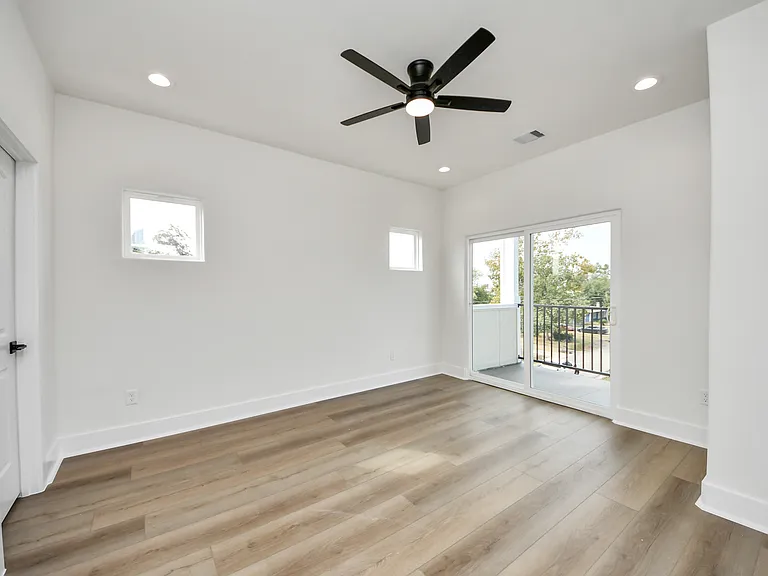 3806A Yale St — Photo 23