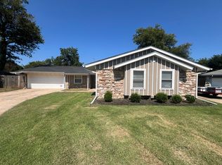 4712 NW 46th Ct, Warr Acres, OK 73122