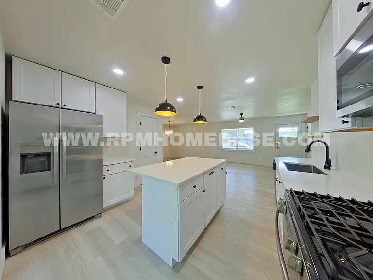 506 Forrest Ct — Photo 3
