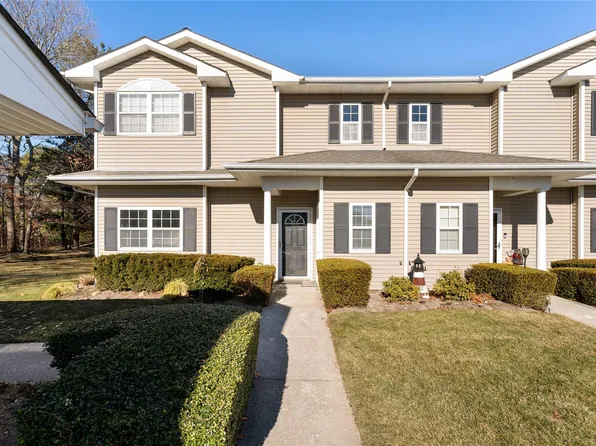 1503 Aerie Way #1503, East Quogue, NY 11942