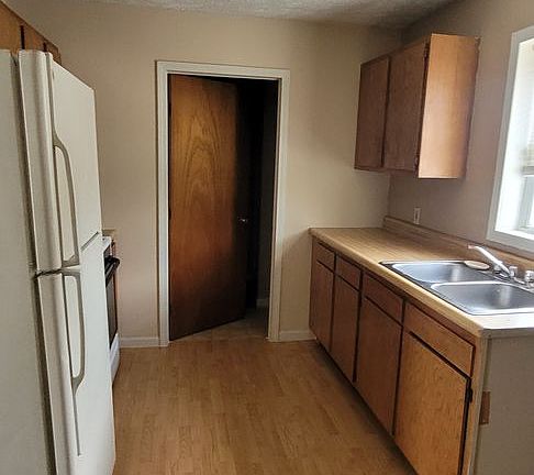 3rd image of 1500 W Memorial Dr APT 4
