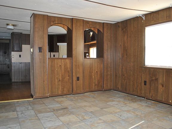 3rd image of 119 Saddle Horn Dr