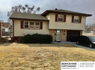 5214 S 41st St, Omaha, NE 68107