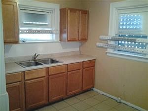 2nd image of 10023 Ward St