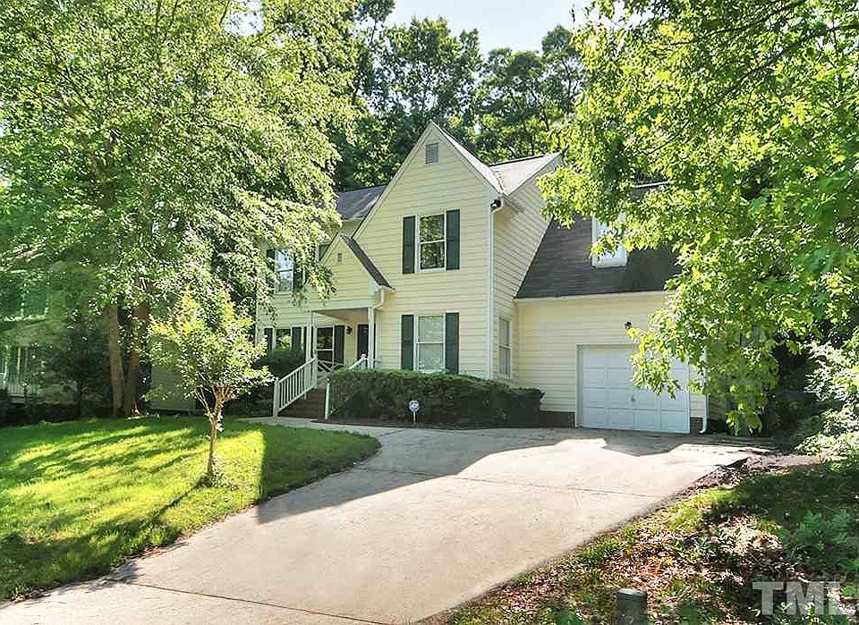 1st image of 525 Tall Oaks Dr