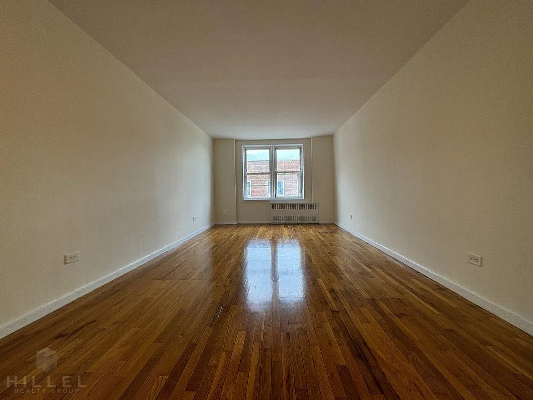 33-24 Parsons Boulevard 6MM