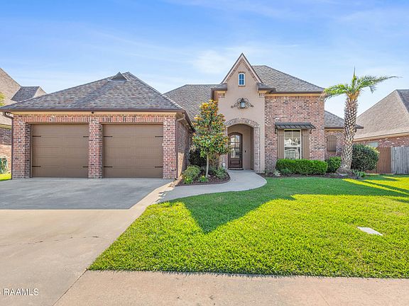 2nd image of 102 Coco Palm Ct