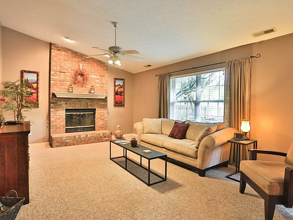 2nd image of 12135 Southcreek Ct