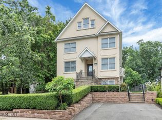764 Lakeview Dr, Lakewood, NJ 08701