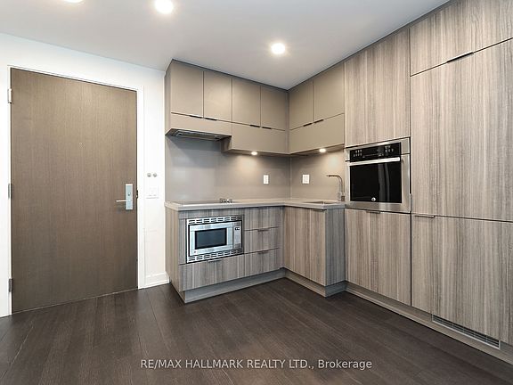 5th image of 39 Roehampton Ave #1407