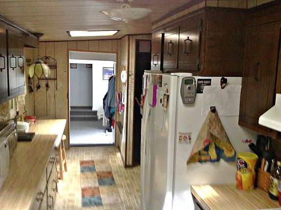 3rd image of 107 Lakeside Dr