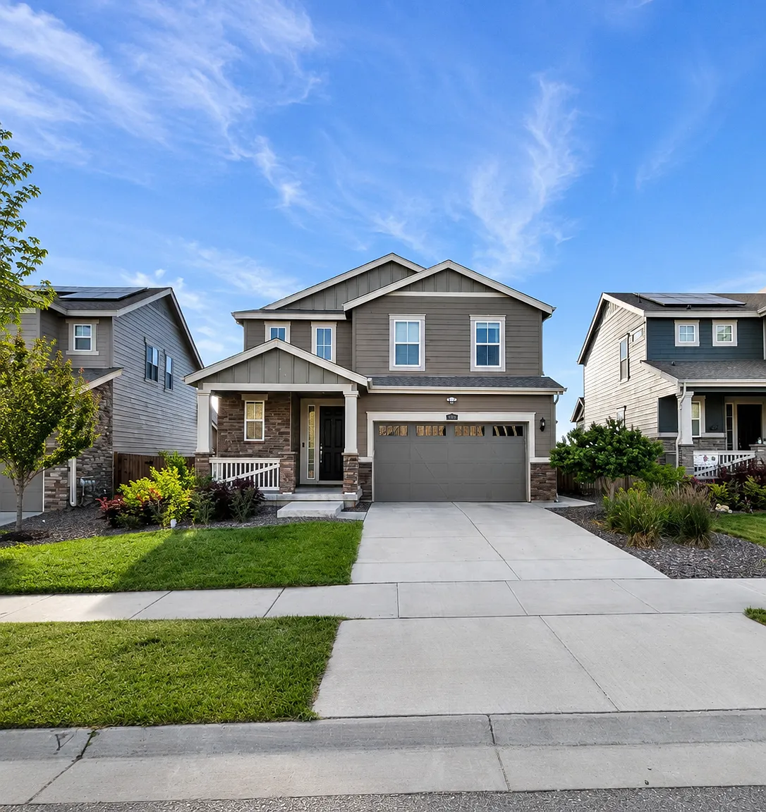 3 bed, 2.5 bath, 2752 sqft, $2,940 — Photo 1