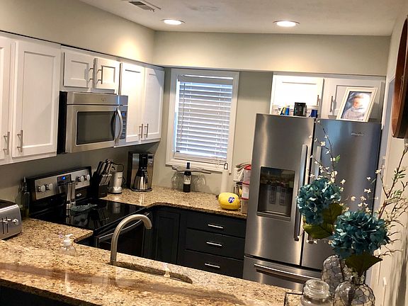 3rd image of 10161 Creekside Dr SE APT 4