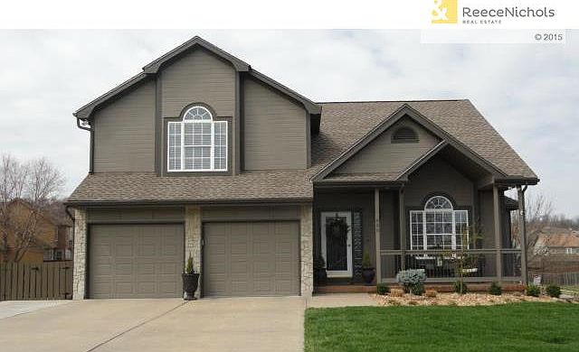 1st image of 600 SW Graystone Dr