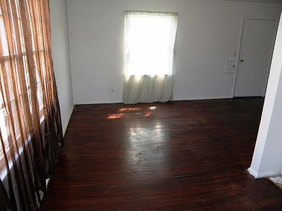 4th image of 5009 Broadmoor Blvd