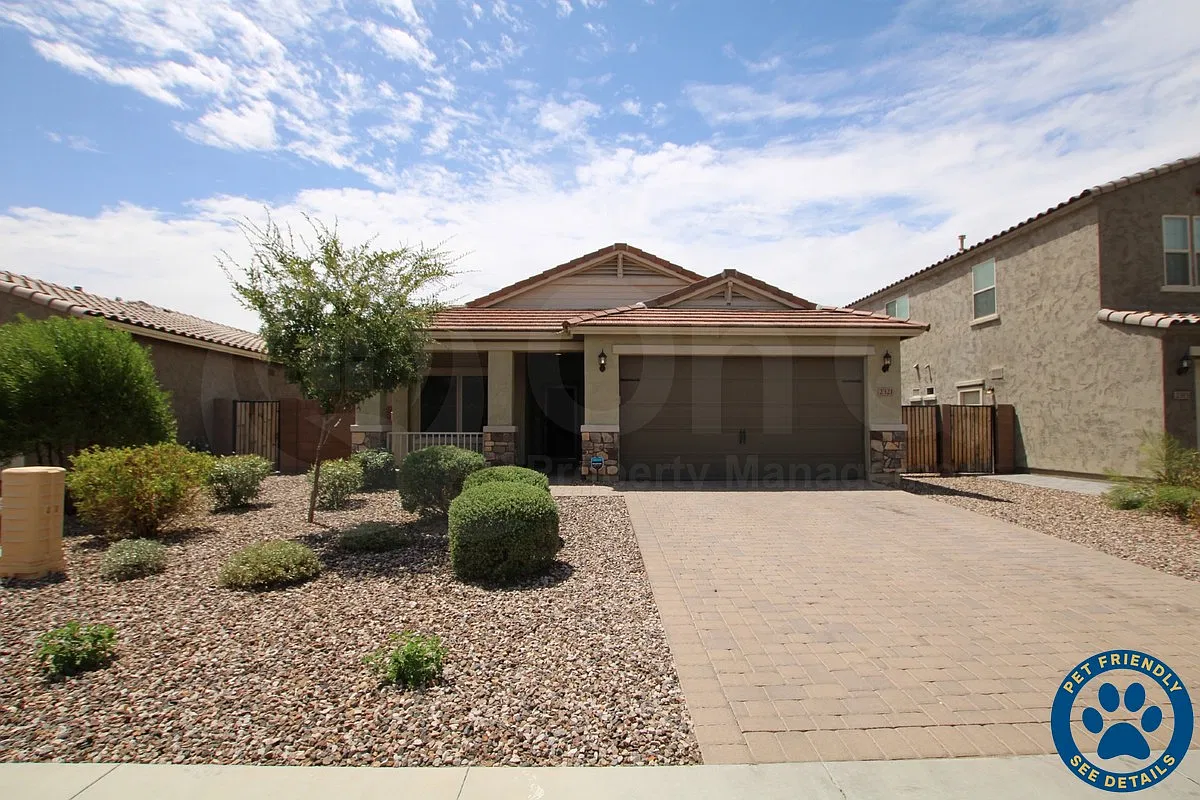 3 bed, 2.0 bath, 1759 sqft, $2,495 — Photo 1