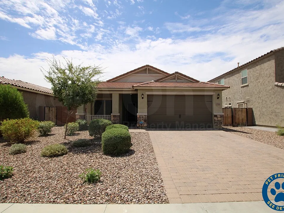 2321 E Runaway Bay Pl