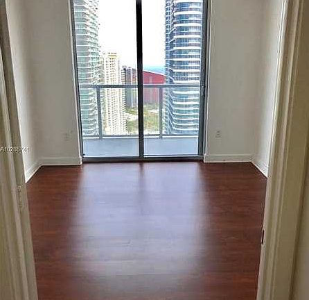 3rd image of 1111 SW 1st Ave Ph 118