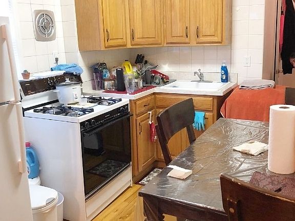 3rd image of 2130 33rd Ave #1