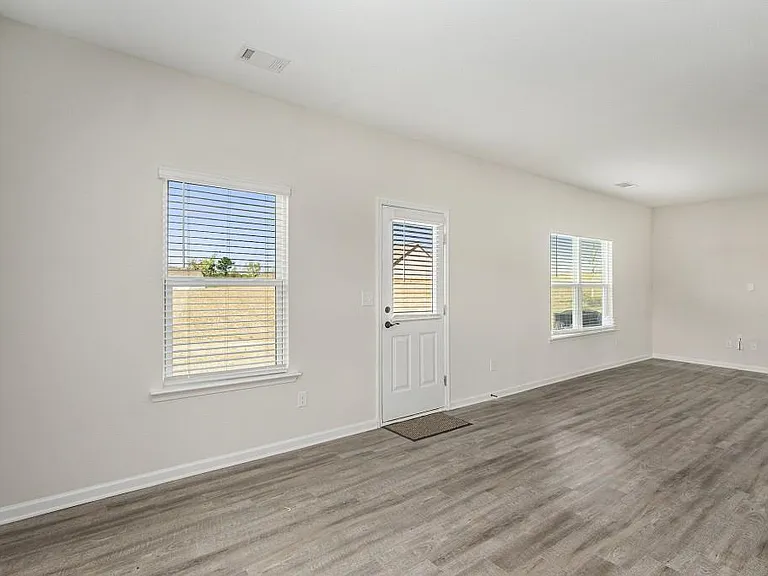 489 Samara Ct S — Photo 2