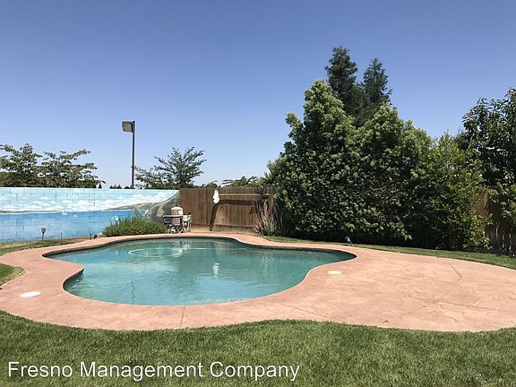 5th image of 7526 N Paula Ave